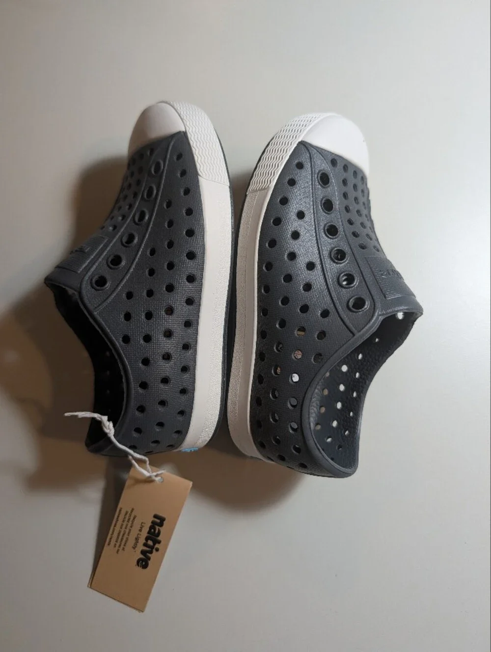 Native Kids Water Shoes in Gravity Grey with White Toe Caps Child 7 NWT